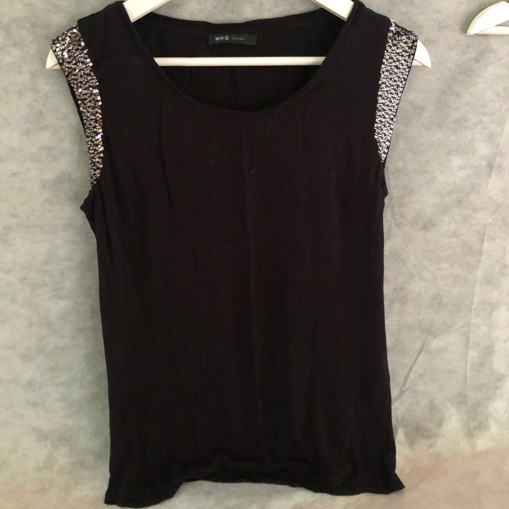 MNG tops
